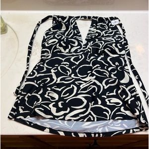 Women’s size 4-6 baiting suit new with tags